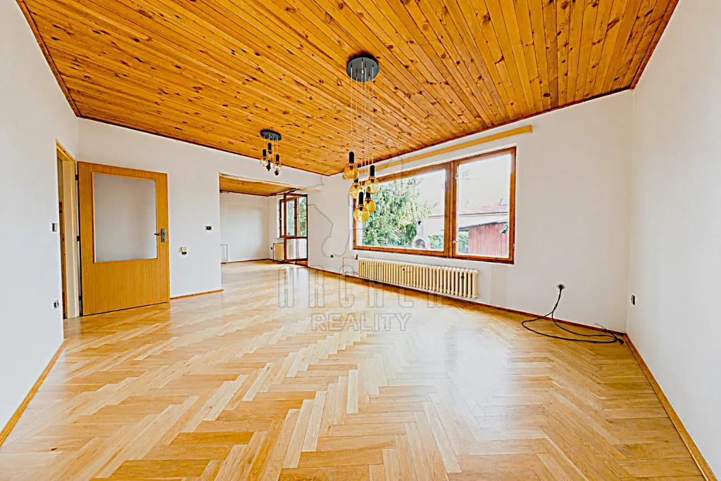 Prodej rodinného domu 200 m², pozemek 877 m²